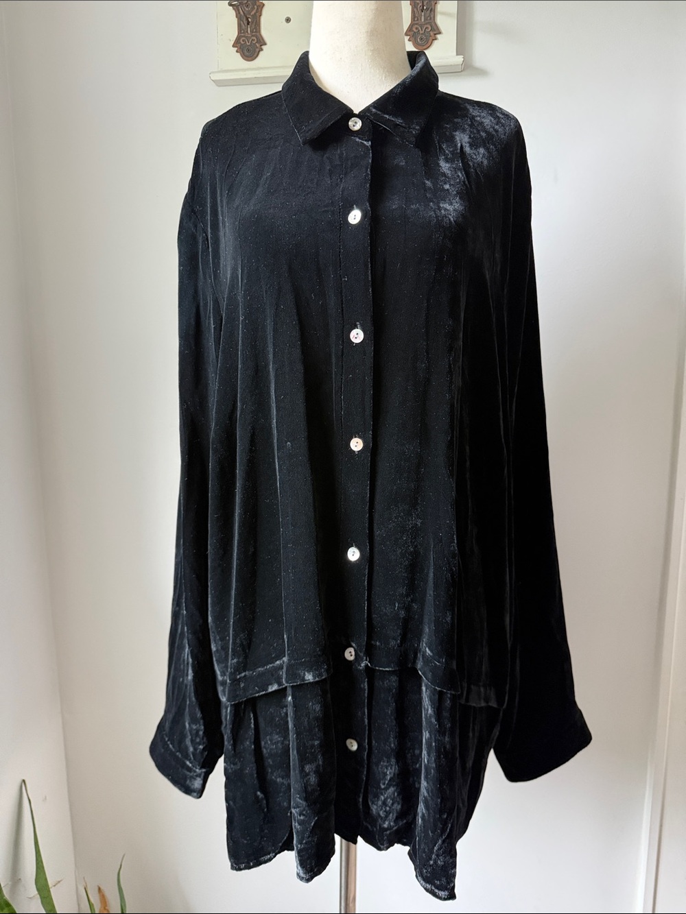 J. Jill Black Velvet Button-Down Longline Shirt Evening Relaxed Fit Silk Blend